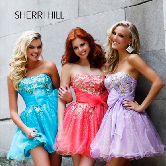 SHERRI HILL PROM DRESS SPRING 2010 - Picture 3 of 3